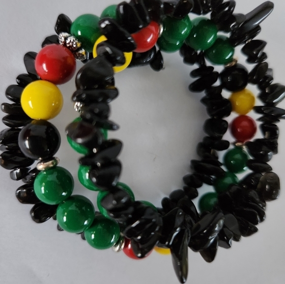 Hand Crafted Wrap Bracelet Juneteenth Black Red Yellow Green Med Memory Wire - Picture 8 of 11